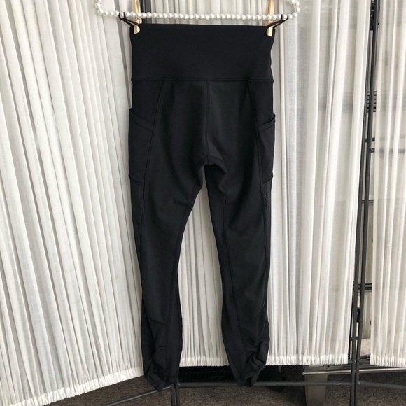 175.♎️Lululemon seek the heat crop - Picture 5 of 9